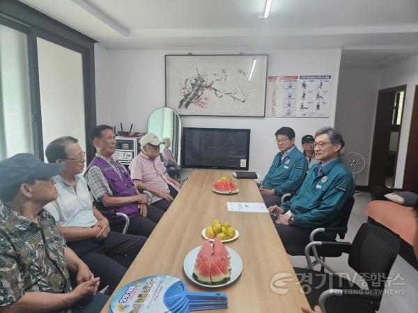 [크기변환]1. 이천시 박종근 부시장 폭염 대비 주요시설 현장 안전점검 실시4 무더위쉼터.jpg