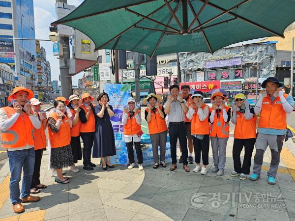 [크기변환]14. (자봉2)얼음물 나눔 행사 보도자료 사진.jpg