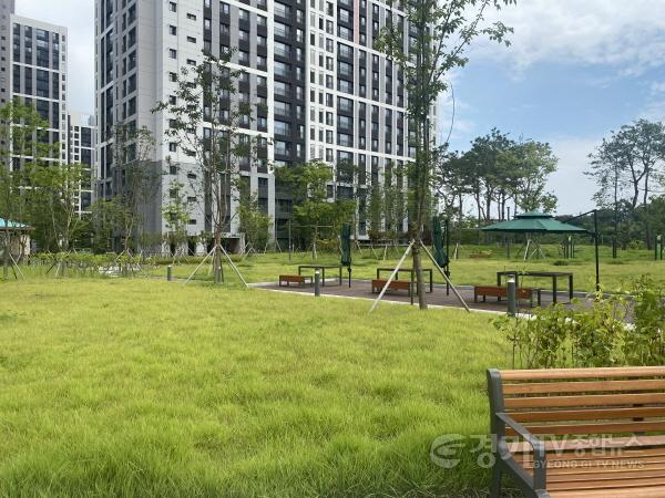 [크기변환]2-3. 용인특례시 처인구 고림진덕지구 무지개구름 소공원 전경.JPG