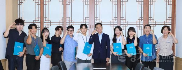 [크기변환]8 시민 신뢰를 높인 주역들 평택시 민원처리 우수직원 간담회 가져.jpg