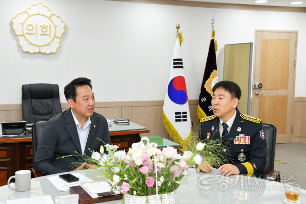 [크기변환]제12대 양평소방서장 접견.png