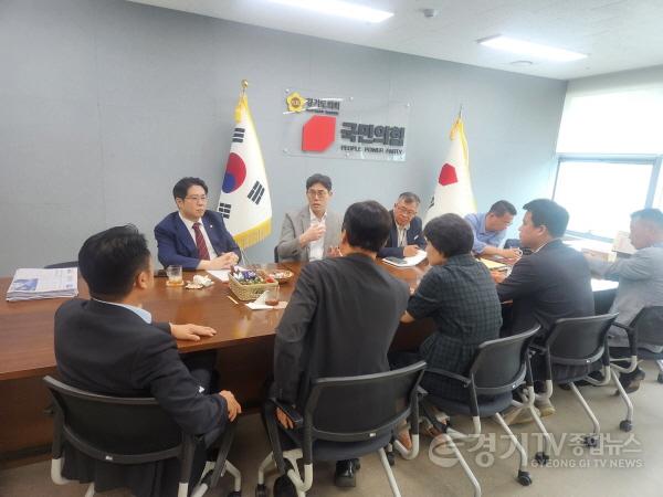 [크기변환][보도자료]250804_김현석 도의원, 경기도 특별조정교부금 22억원 확보_사진1.jpg