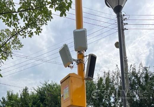 [크기변환]1-3. 기안동 꽃무지소공원에 설치된 공공 와이파이 장비.jpg