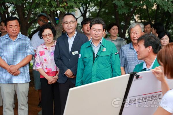 [크기변환]4-1. 이상일 용인특례시장은 7일 정비가 완료된 남사읍 한숲산내음근린공원 현장점검을 실시했다.JPG