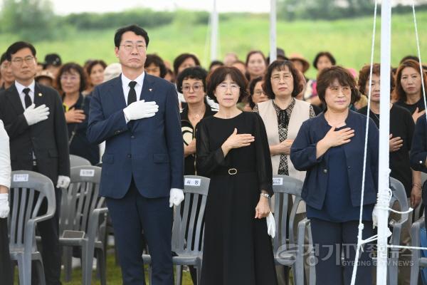 [크기변환]1-2. 정명근 화성특례시장이 일본군 위안부 피해자기림의날 기념식에 참석했다..jpg