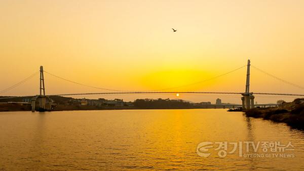 [크기변환]사본 -출렁다리_노을.jpg