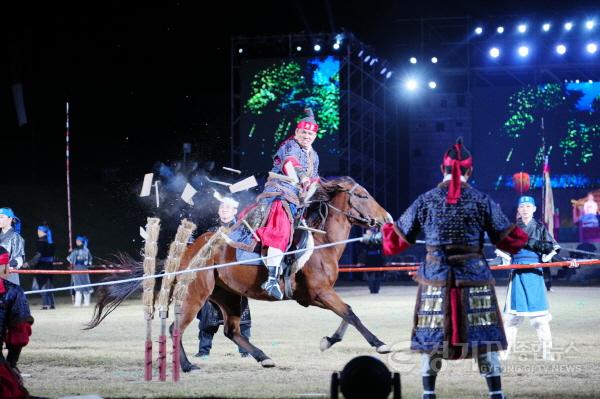 [크기변환]2. 정조의 야간 군사훈련 ‘야조(夜操)’공연, 3년만에 수원화성문화제에서 선보인다.jpg