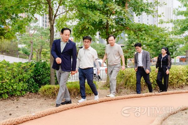 [크기변환]1.오산시, 부산동 물놀이장·맨발황톳길 개장식 개최-1.jpg