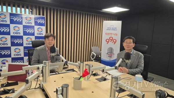 [크기변환]7. 이상일 시장은 11일 OBS라디오 ‘굿모닝 OBS’에 출연해 용인시가 추진 중인 고령사회 대응 정책 등을 소개했다..jpg