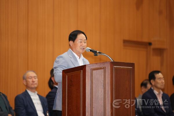 [크기변환](0817)[체육과]주광덕 남양주시장, ‘2025 경기도 체육회장배 생활체육 배구대회’ 격려 방문(사진1).jpg