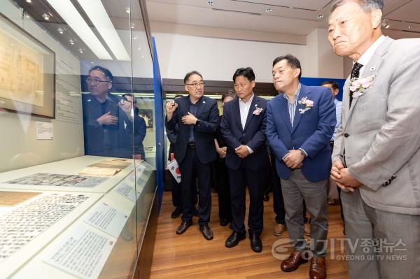 [크기변환]사진2) 이재준 수원시장, “김세환 선생의 치열했던 삶 덕분에 지금의 우리가 있을 수 있었다”.jpg