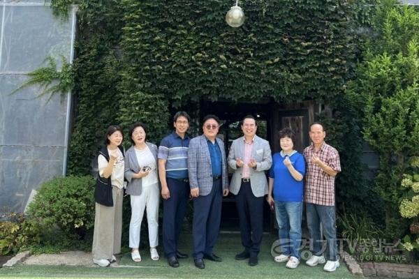 [크기변환]250818 이오수 의원, 반려식물 산업 육성 현장 방문… 피트모스 활용 식물병원 모델 점검(1).jpg