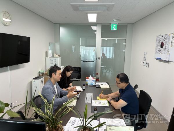 [크기변환]250819 김선영 의원, 경기도교육청 관계자와의 정담회 개최해 공공공간의 주민친화적 활용 방안 논의(2).jpg