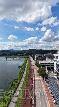 [크기변환]01-2 남한강변 특화거리 조성사업.JPG
