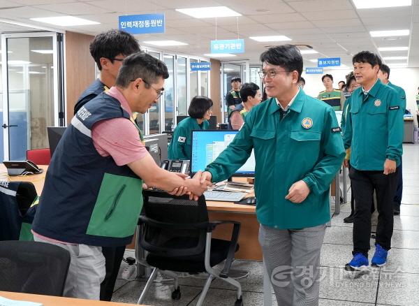[크기변환][사진자료] 하남시의회  8월 19일 ‘2025년 을지연습’ 전시종합상황실 방문 격려3(사진_하남시의회 제공).jpg.jpg