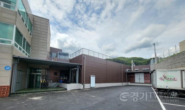 [크기변환]3-1. 용인특례시는 농업회사법인 가은MPC(주)와 함께 지역 특산물 성산포크 육성을 위한 가공시설을 준공했다..jpg