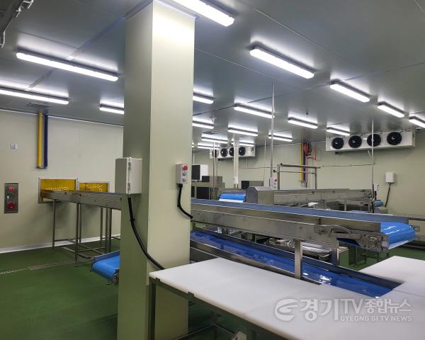 [크기변환]3-2. 용인특례시는 농업회사법인 가은MPC(주)와 함께 지역 특산물 성산포크 육성을 위한 가공시설을 준공했다..jpg