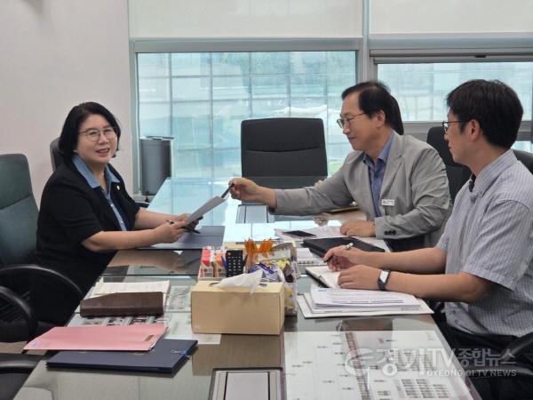 [크기변환]250825 이서영 의원, “1기 신도시 노후계획도시 고도제한구역에 동일한 공공기여 부담은 형평성 어긋나”.jpg