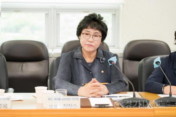 [크기변환]20250825 용인특례시의회 의원연구단체 용인, 축제를 eat(잇)다 연구회, 연구용역 중간보고회 개최(3).jpg