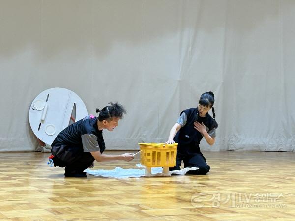 [크기변환]일본문화청선정 일본 인형극단 무수비좌 베이비씨어터 공연 모습.jpg