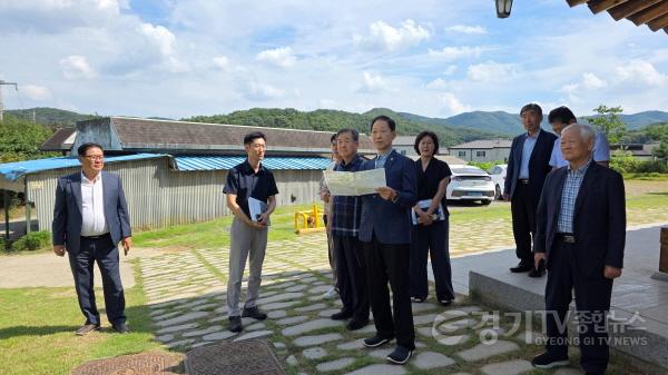 [크기변환]250828 윤재영 의원, 문화유산 현장점검 통해 보존정책 개선 촉구 (2).jpg