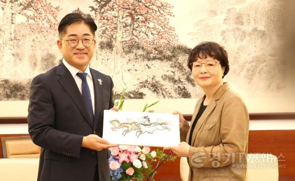 [크기변환]250828 경기도의회 중국 광둥성 친선의원연맹 대표단, 광둥성 인민대표대회 상무위원회 방문 (2).jpg