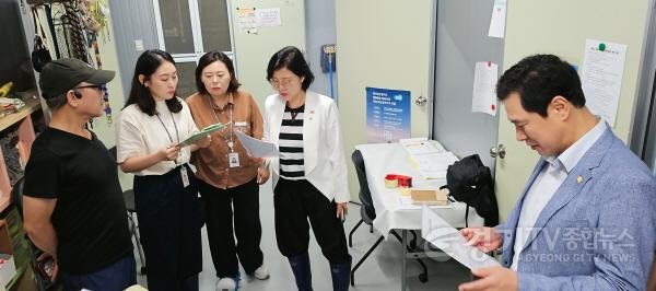 [크기변환][사진자료] 하남시의회 ‘반려동물 복지정책 연구회’, 8월 28일 하남시 동물보호센터 운영 실태 점검1.(사진_하남시의회 제공).jpg