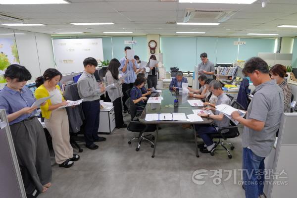 [크기변환]250829 안성시의회， 자체 청렴 교육 실시 사진.jpg