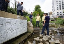 [크기변환]사진1)수원천 어류 집단 폐사 원인, ‘페인트 세척수 유출로 인한 하천수 오염’ 추정.jpg