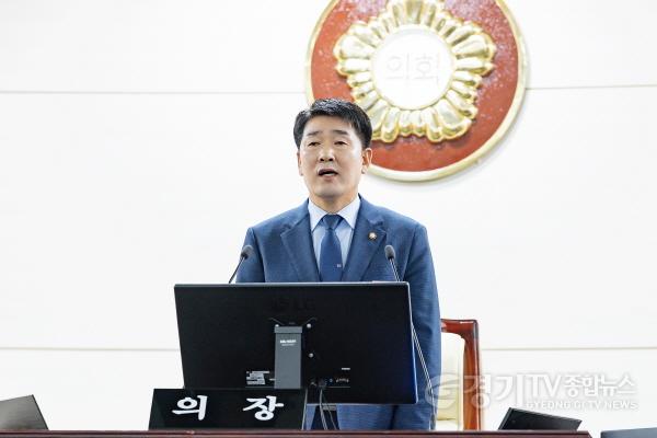 [크기변환]1.배정수의장 개회사 모습.jpg