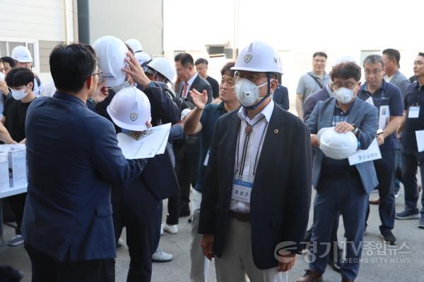 [크기변환]250904 윤성근 의원, ‘방염물품 실화재 실험’ 현장 참관...화재 확산 억제 효과 직접 확인 (1).jpg