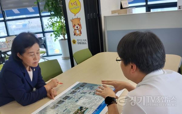 [크기변환]250904 박명숙 의원, 걷고싶은 양근천 조성사업 업무 보고 받아 (2).jpg