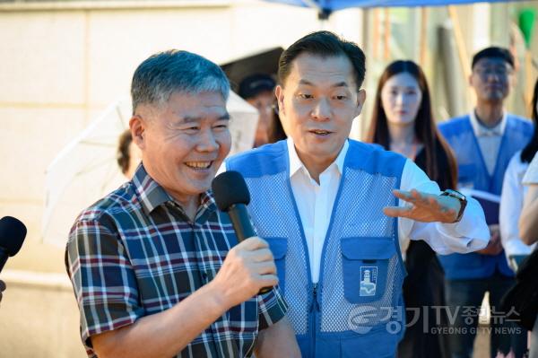 [크기변환]사진3)도로 요철 그림 그려 ‘폭싹 담았수다! 시민의 민원함’에 넣은 시민, 한 달만에 민원 해결됐다.jpg