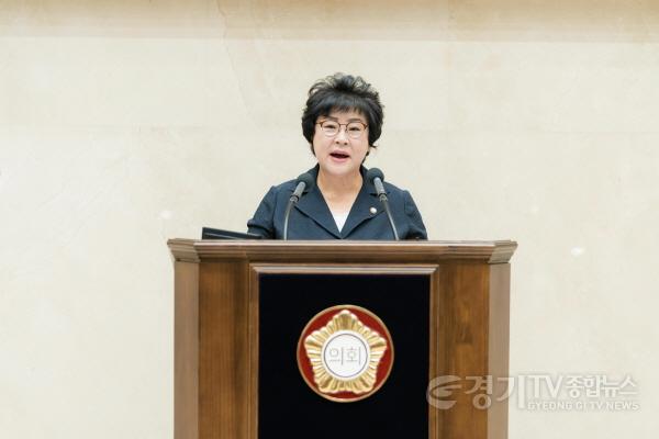 [크기변환](사진1) 용인특례시의회 장정순 의원이 10일 열린 제295회 임시회 제2차 본회의에서 5분 자유발언을 하고 있다..jpg