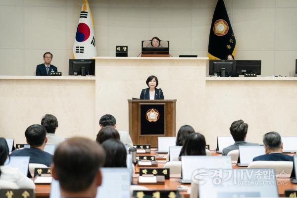 [크기변환](사진3) 용인특례시의회 신현녀 의원이 10일 열린 제295회 임시회 제2차 본회의에서 5분 자유발언을 하고 있다..jpg