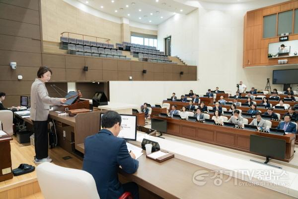[크기변환]20250910 용인특례시의회, 제295회 임시회 제2차 본회의 열어(4).jpg