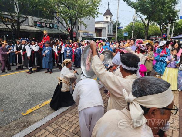 [크기변환]1-1 평택시 전통문화 축제 임금님 만나러 가는 길 개최.jpg