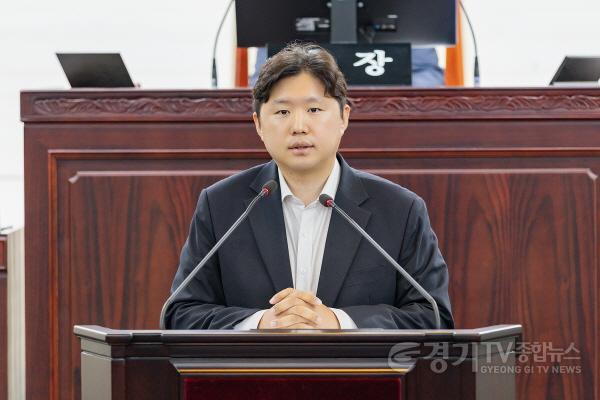 [크기변환]6.전성균의원 5분발언모습.jpg