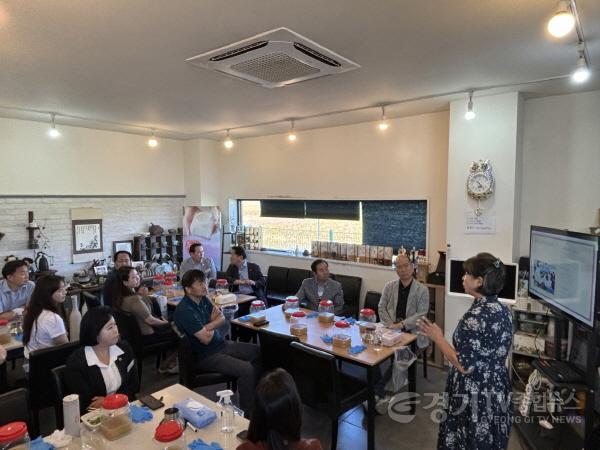 [크기변환]250911 농정해양위원회, 전통주·가루쌀 단지, 농촌체험 현장방문 (2).jpg