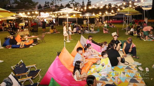 [크기변환]1-4. (소통)미디어센터 야외영화상영(야간경제).jpg