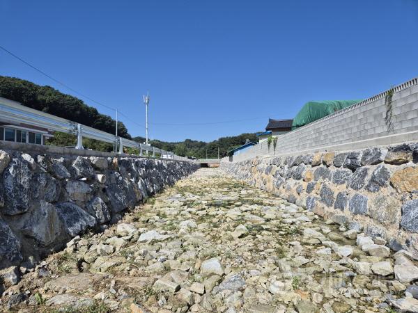 [크기변환]1. 이천시 상곡천 정비공사 준공 홍수 예방과 친수공간 조성 기대5.jpg