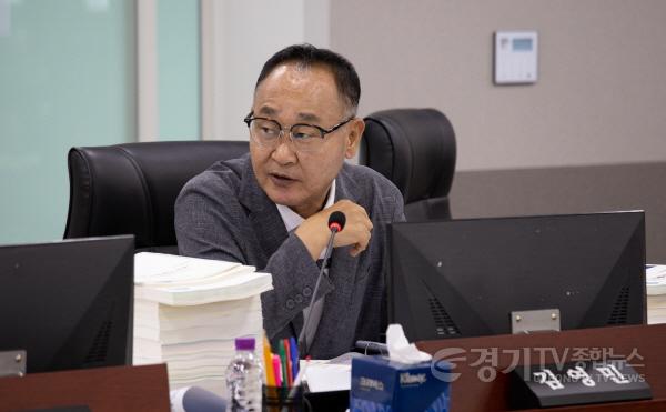 [크기변환]250917 김영민 의원, 취약계층 화재안심보험 실효성 점검과 농축산 방역 예산 안정적 확보 촉구 (2).jpg