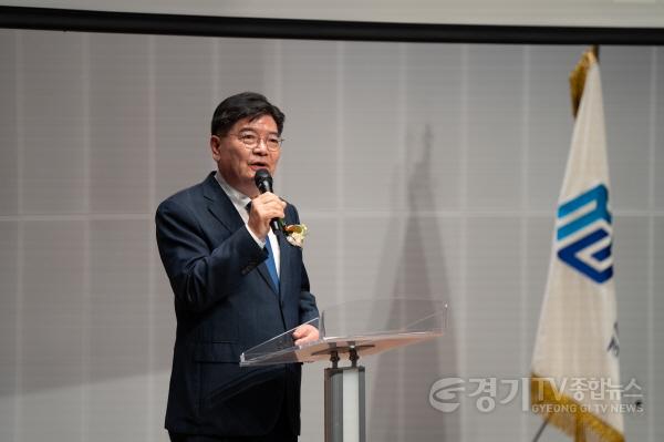 [크기변환]김용진 사장.jpg