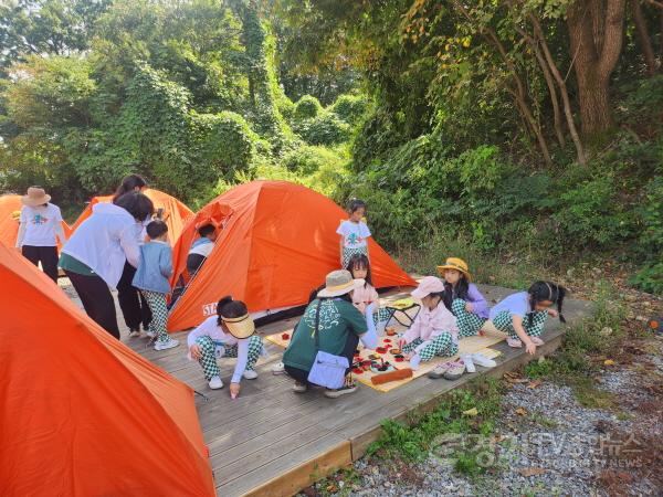[크기변환]250923_경기도교육청남부유아체험교육원__리브노트레이스코리아와_자연_지키는_체험교육_진행(사진)_(1).jpg