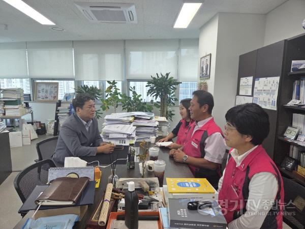 [크기변환]250924 김호겸 의원, 경기도교육청 관내 학교 급식실 조리실무사 대표단과 간담회 개최 (1).jpg