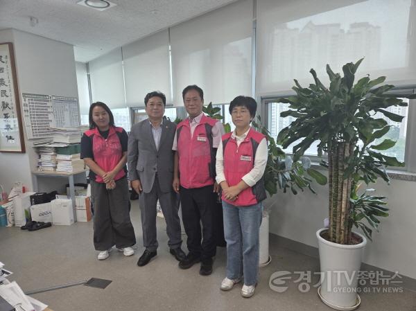 [크기변환]250924 김호겸 의원, 경기도교육청 관내 학교 급식실 조리실무사 대표단과 간담회 개최 (2).jpg