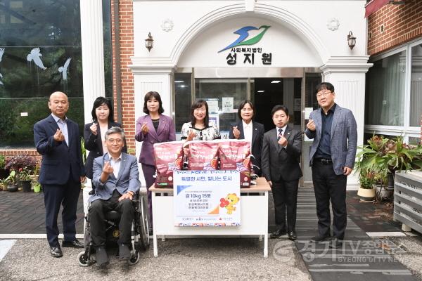 [크기변환]1.시의회 문화복지위원 방문기념사진 2.jpg