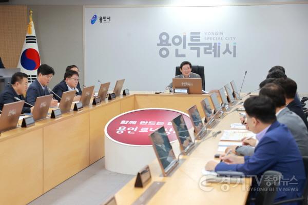 [크기변환]1-1. 22일 시청 영상회의실에서 열린 2026년 주요 정책 추진을 위한 보고회.JPG