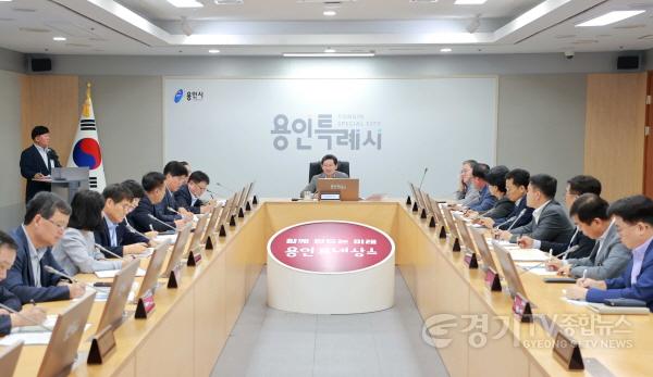 [크기변환]1-2. 22일 시청 영상회의실에서 열린 2026년 주요 정책 추진을 위한 보고회.JPG