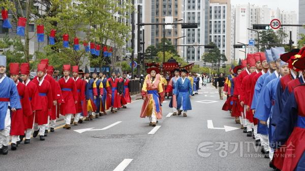 [크기변환]8-7. 2025 정조대왕 효 문화제 행렬 모습 - 복사본.jpg